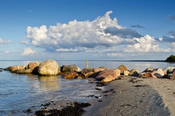 Utsikt Över Gamla Vågbrytaren Inlägg Stranden Lapmežciems Riga Bukten Lettland — Stockfoto