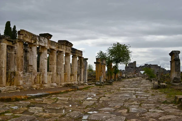 Main Colonnaded Road Ancient Roman City Hierapolis Located Hot Springs — Stock Photo, Image