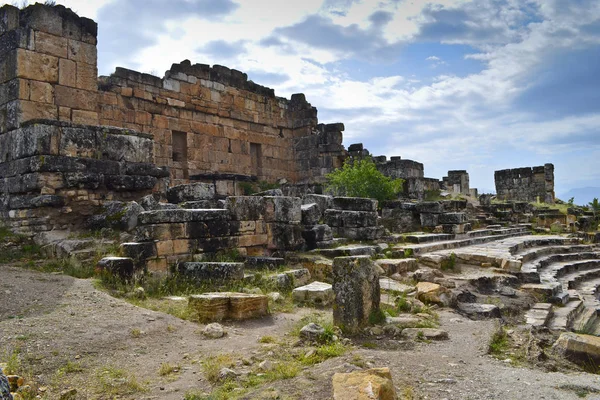 Ruïnes Van Oude Romeinse Stad Hierapolis Bevinden Zich Warmwaterbronnen Pamukkale — Stockfoto