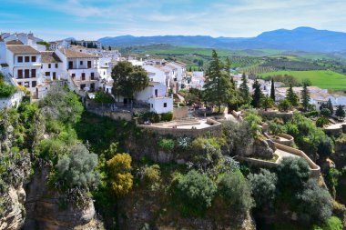 İspanya 'nın Ronda kentinin panoramik bir görüntüsü