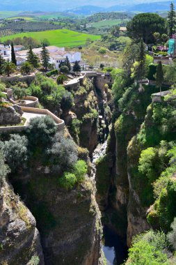 İspanya 'nın Ronda kentinin panoramik bir görüntüsü