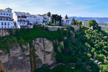 İspanya 'nın Ronda kentinin panoramik bir görüntüsü
