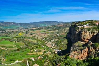 Andalusia manzara, Vadisi, kırsal yol ve rock Ronda, İspanya panoramioc görünümünü