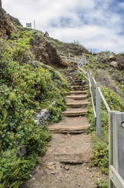 Benijo beach, Tenerife, Kanarya Adaları dik merdiven bir görünümünü