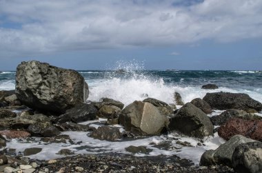Bir görünümünü Roque de las bodegas beach, Tenerife, Kanarya Adaları