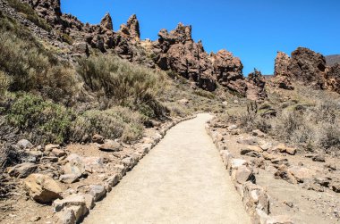 Mirador Llano de Ucanca gözlem güvertesi, Teide Ulusal Parkı, Tenerife, Kanarya Adaları, Ispanya 'dan Teide lav alanı arasında bir görünüm