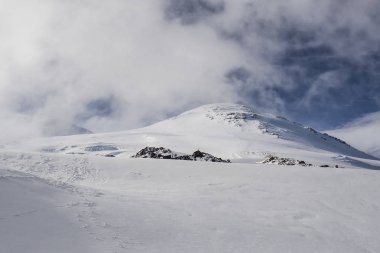 Elbruz Dağı zirvesine Doğu