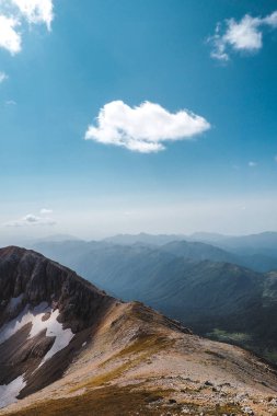 Oshten Zirvesi mount, Lago-Naki plateu