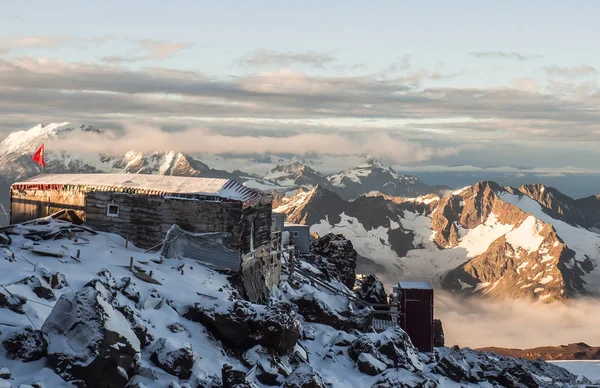 Refugio Monte Elbrus Campamento Base —  Fotos de Stock