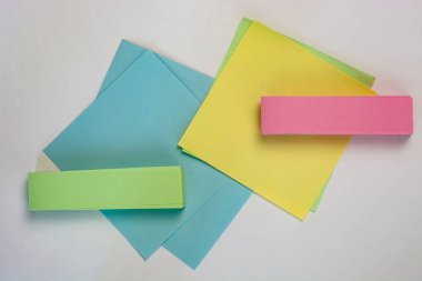 Çalışma notları ve ofis için kare çıkartmalar okula geri döndü