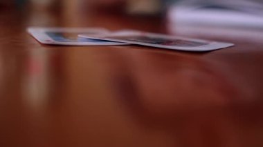 Kartlar oyun Belote ve köprü parti