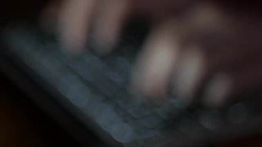 Gece siber terör korsanlığı, internet, bağlantı, teknoloji, kodlama konsepti