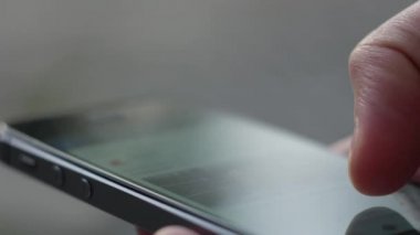 Smartphone yakın çekim 4k 3840x2160p stok videoyu kullanma