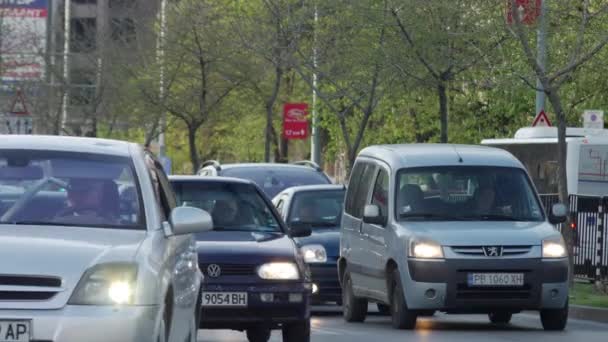 Circulation Urbaine Dans Les Rues Fermer — Video