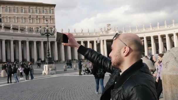 이탈리아 2019년 바티칸 시국의 베드로 광장에서 스마트폰 사진을 — 비디오