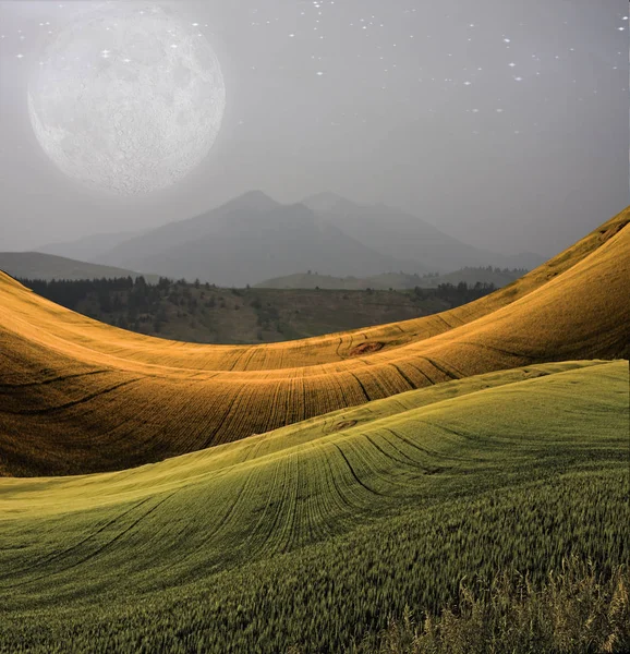 Paisagem Pacífica Com Montanha Lua Cheia Gigante — Fotografia de Stock