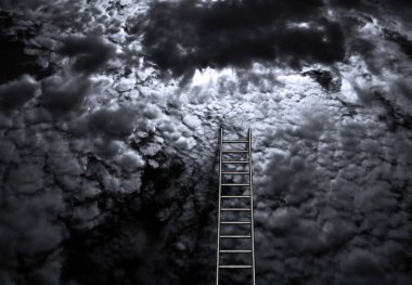 Merdiven bulutlu gökyüzü içine