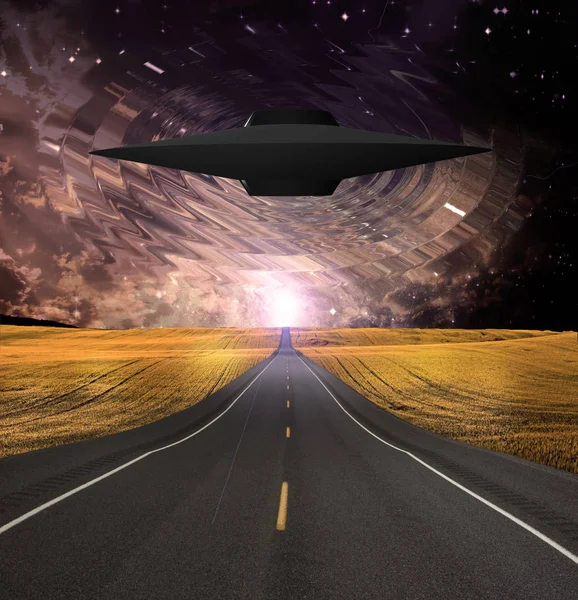 Ufo Emerges Road — Stock Photo, Image