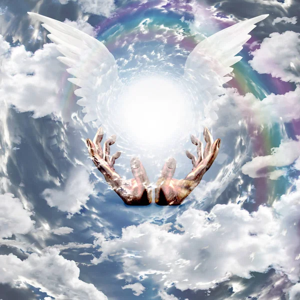 Prezentacja Strażnika Ludzkie Ręce Angel Wings Tle Nieba — Zdjęcie stockowe