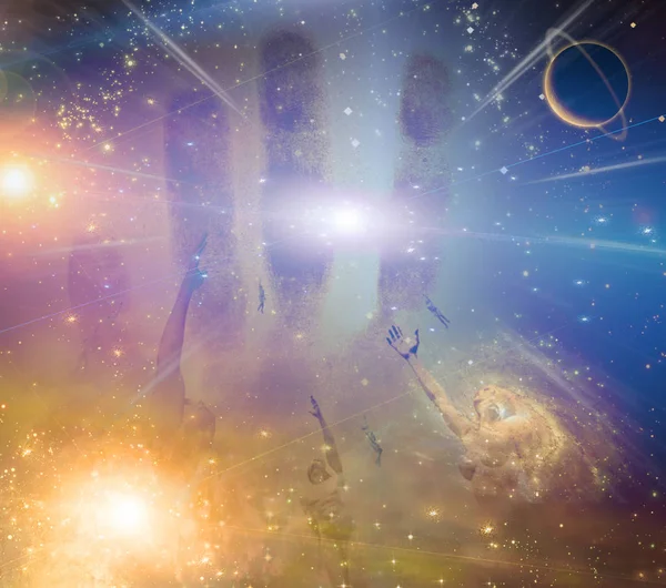 Nsanlar Arasında Yıldız Işık Doğru Yükselen — Stok fotoğraf