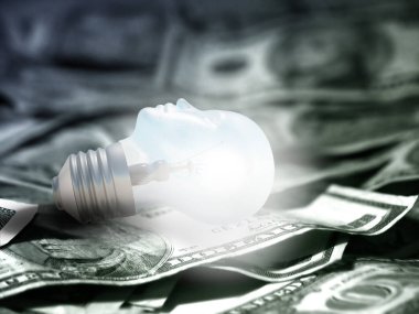 Ampul kadının yüzüne şeklinde parlayan. Bize dolar.