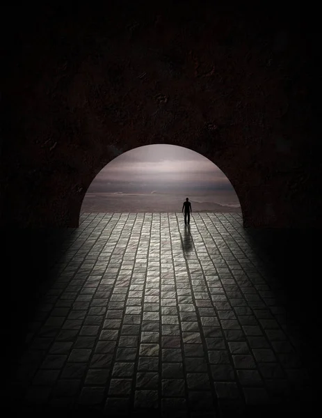 Hombre Túnel Con Sombría Vista Mar — Foto de Stock