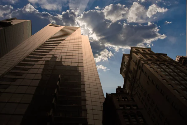 Städtische Gebäude Und Himmel — Stockfoto