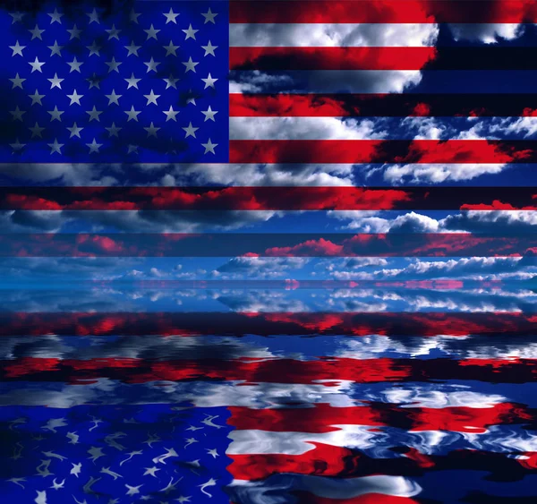 Surreale Digitale Kunst Usa Flagge Über Wolken Spiegelt Sich Wasser — Stockfoto