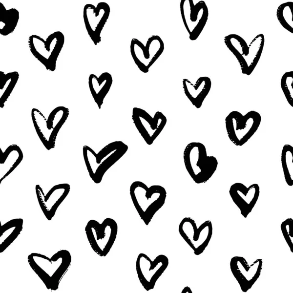 Thick grunge hand drawn hearts. Seamless pattern in black and white. Perfect for wrapping paper, textile, fabric and backdrops. Vector. — Stock Vector