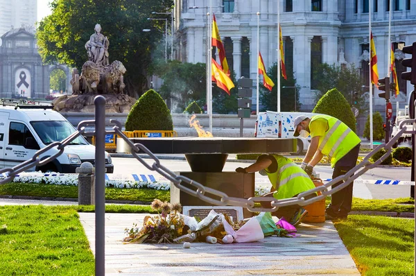 Madrid Espagne Mai 2020 Des Travailleurs Effectuent Des Travaux Entretien — Photo