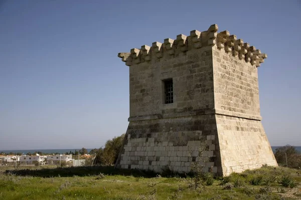 Λεπτομέρειες Για Τον Παλιό Ιστορικό Πύργο Στην Κύπρο Και Συννεφιασμένο — Φωτογραφία Αρχείου