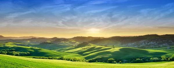 Panorama Italienisch Schöne Landschaft Grüne Hügelige Toskanische Felder Warmen Licht — Stockfoto