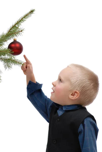 Jongetje Met Kerstboom Witte Achtergrond Geïsoleerd — Stockfoto