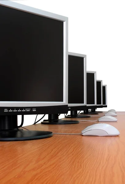 Linha de monitores de computador — Fotografia de Stock