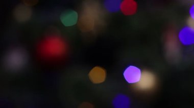 Yanıp sönen Noel çelenk. Bokeh