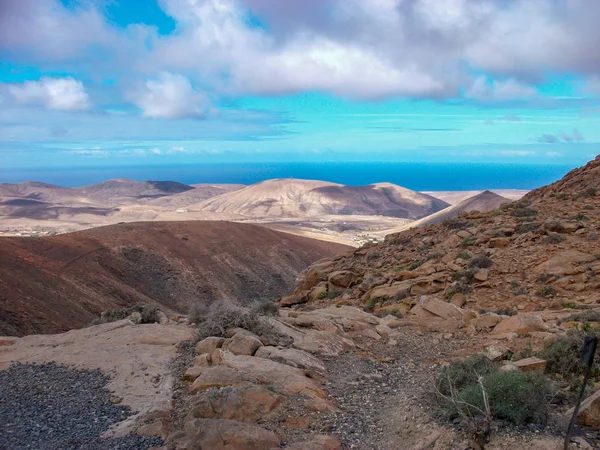 Скалистый Остров Fuerteventura Горами Пляжем — стоковое фото