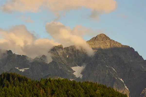 Panorama Göl Şelaleler Ile Yüksek Tatra Yeşil Beskid Dağlardan — Stok fotoğraf