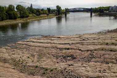 2018 yılının yazında Elbe Magdeburg, düşük su