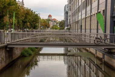 Pleissenmuehlgraben birçok köprü ile su City Leipzig