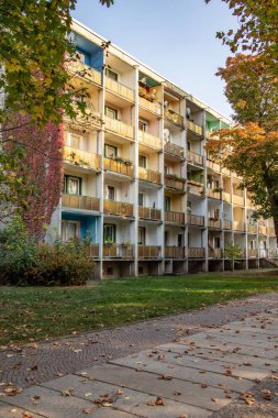 Leipzig şehir merkezi orijinal durumda tipik Gdr mimarisi