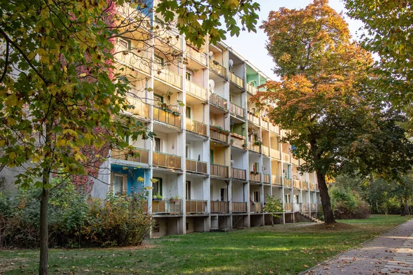 Leipzig şehir merkezi orijinal durumda tipik Gdr mimarisi