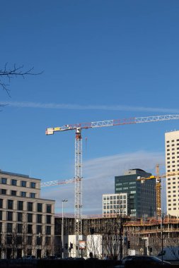 Modern inşaat alanında yeni bir ofis binası Leipzig için