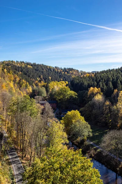 Renkli Sonbahar Ormanda Yürüyüş Parkurları Ile Ore Mountains — Stok fotoğraf