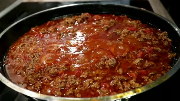 Vista Desde Cocina Tomate Italiano Carne Picada Salsa Boloñesa — Vídeo de stock