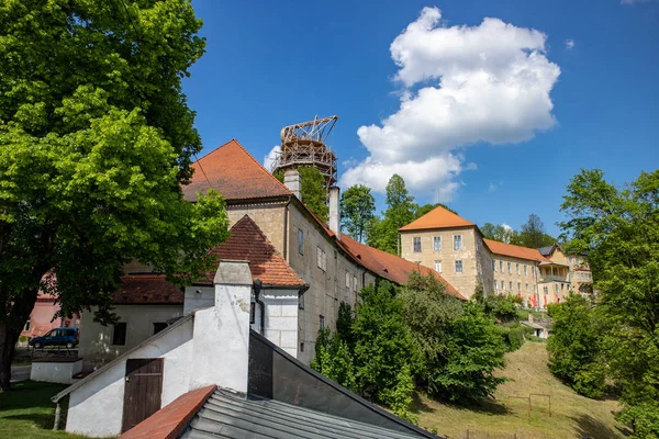 Rozmberk Nad Vltavou C株式会社 Represiki 10May2018号 捷克历史名城罗兹姆伯克 Nad Vltavou 的历史建筑 — 图库照片