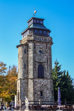 Dağ Auersberg - dağlar cevheri Hiking çevresi şehirleri Johanngeorgenstadt görünümünden / mavi gökyüzüne Eibenstock
