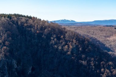 Şehir Thale, Harz dağ Brocken yakınındaki Bode vadisiüzerinde harika bir görünümü ile turistik Hexentanzplatz ve Rosstrappe ile