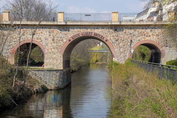Puente Canal Karl Heine Leipzig Entre Centro Ciudad Puerto Lindenauer —  Fotos de Stock