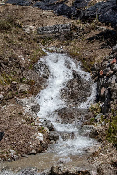 Vista Cascadas Arroyos Montaña Con Mucha Agua Derretida Primavera Los — Foto de Stock