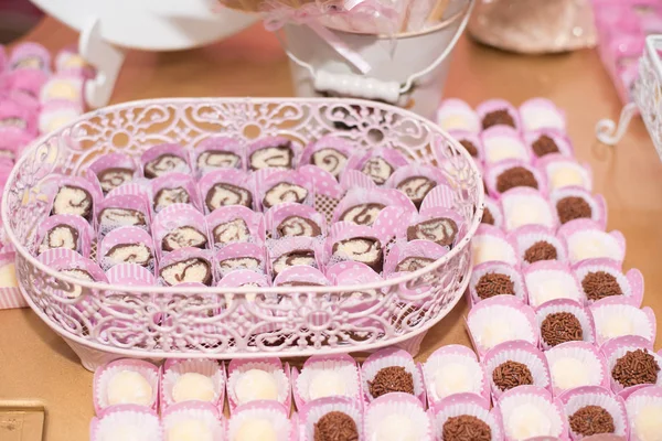 Geburtstagstisch Mit Bonbons Kronenthema — Stockfoto